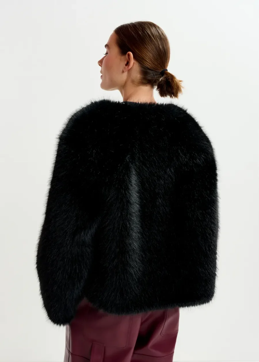 Veste en Fausse Fourrure Noire – Image 4