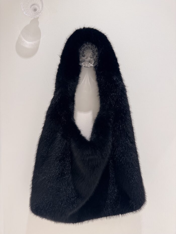 Sac en Fausse Fourrure Noire